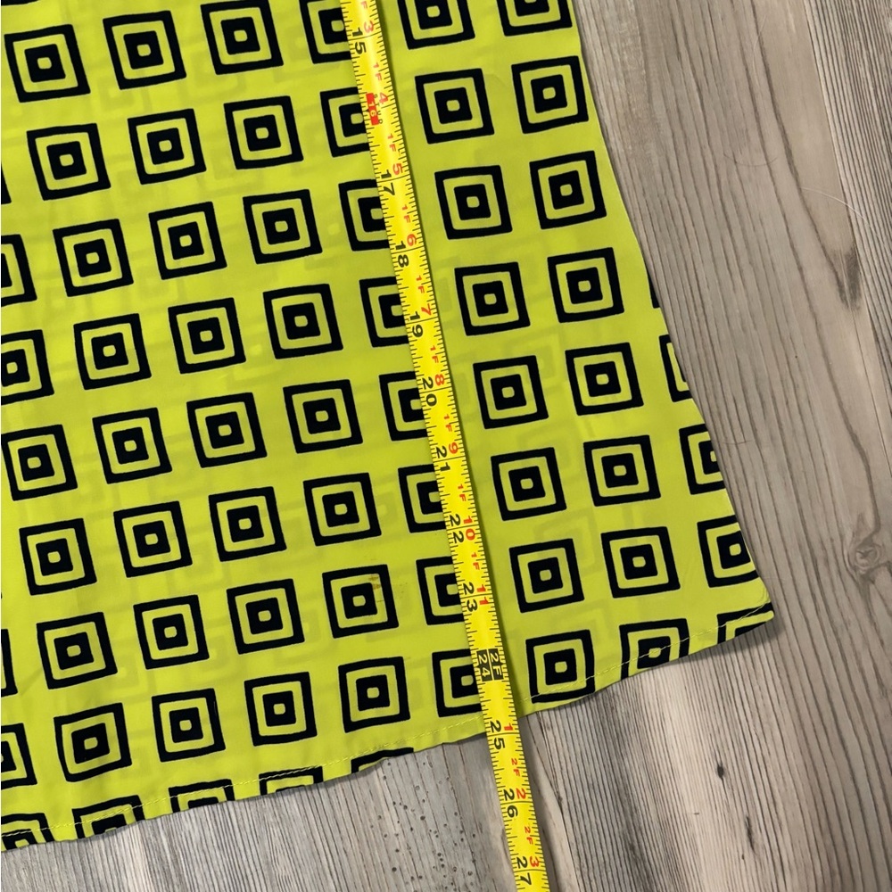 Geometric Patterned Women's Top - image 5